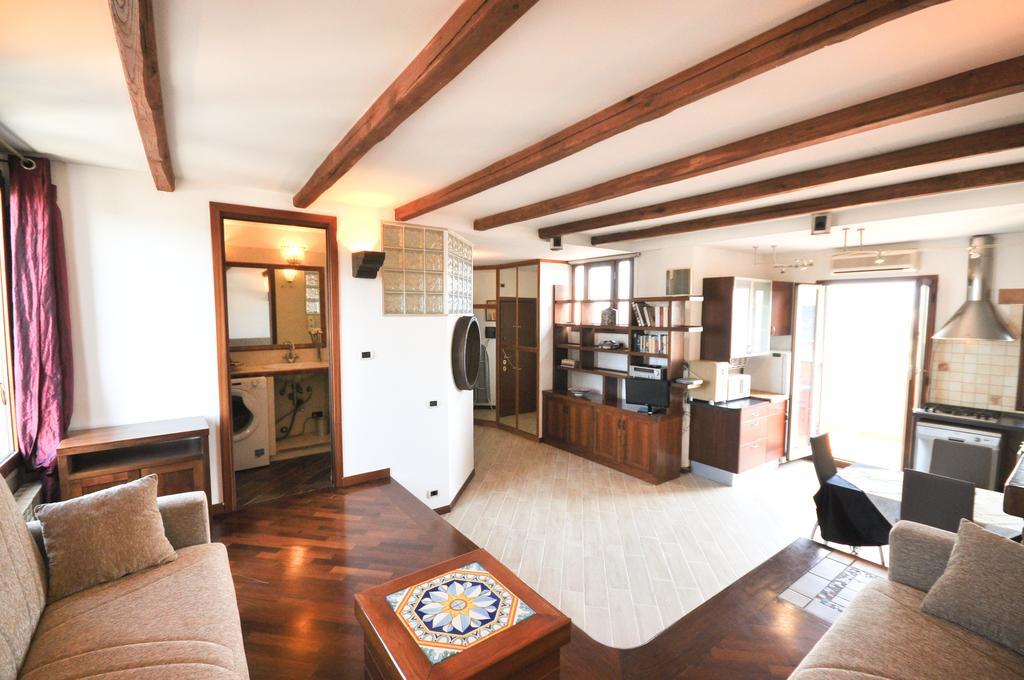 Penthouse With View * Roma